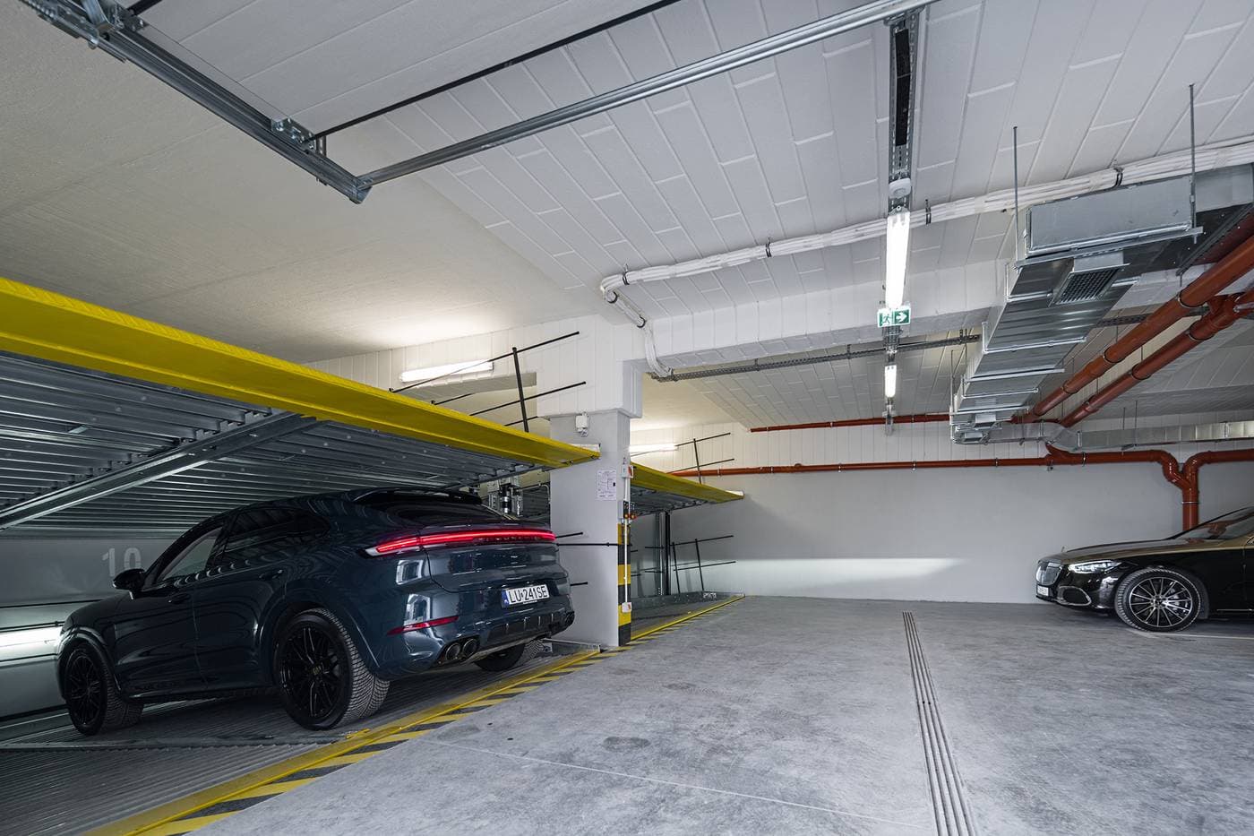 Parking podziemny z platformami parkingowymi